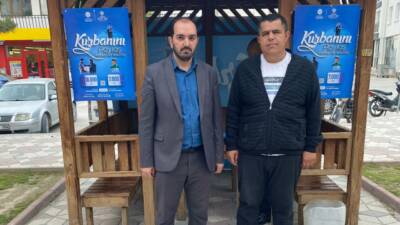 Aksaray’ın Sultanhanı ilçesinde kurban bağış standı açıldı. Vatandaşlar, vekâletle kurban