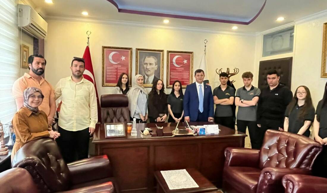 Aksaray’da meslek lisesi öğrencileri Baro Başkanı ile buluşarak avukatlık mesleği