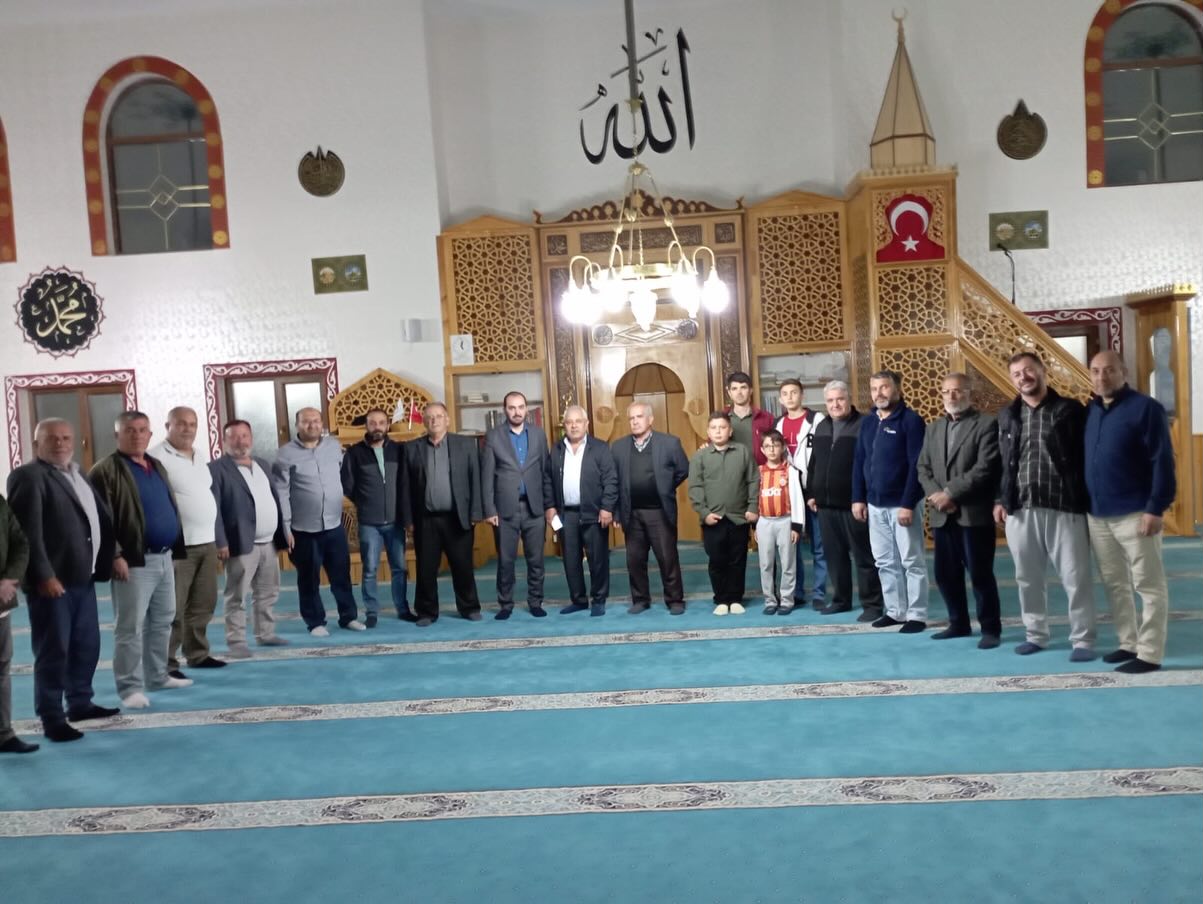 Sülüklü Camii’nde düzenlenen programda tövbe, zikir ve sohbetle manevi atmosfer