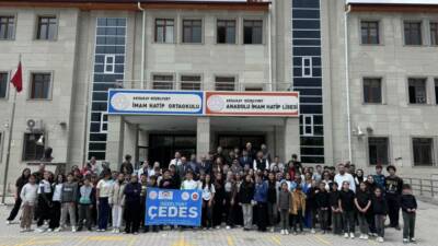 Güzelyurt’ta ÇEDES Projesi kapsamında düzenlenen yıl sonu etkinliğinde öğrenciler, spor