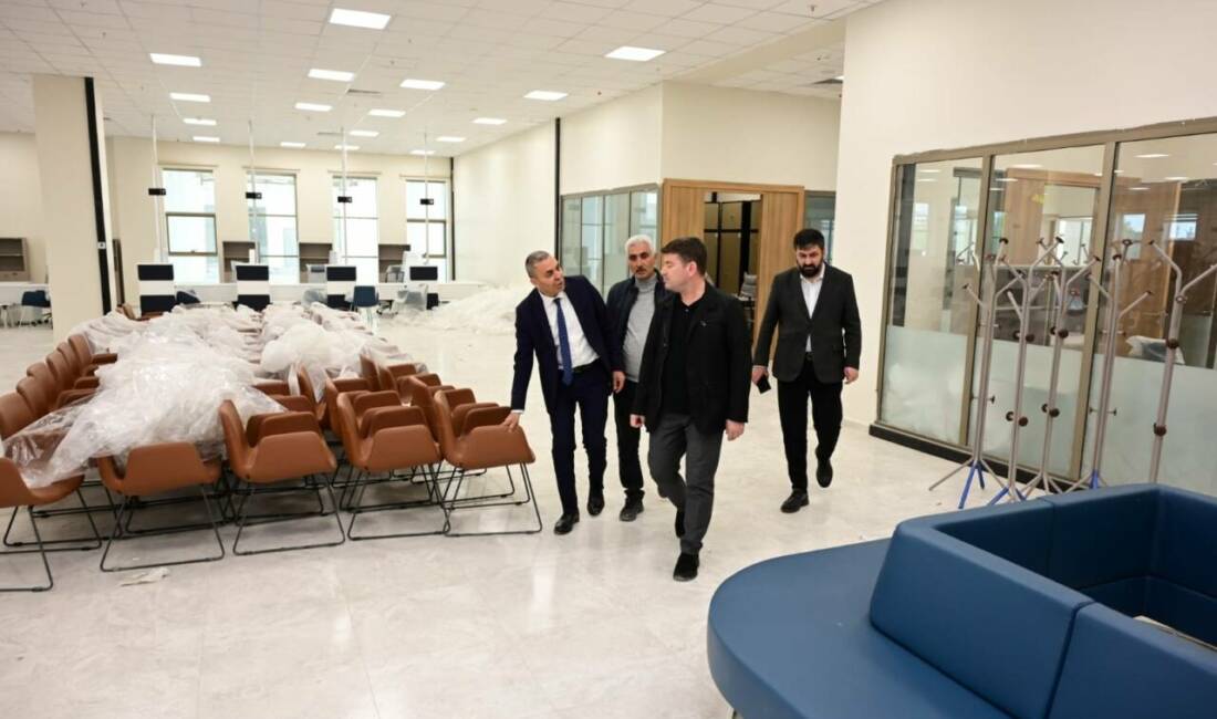 Belediye Başkanı Dr. Evren Dinçer, yapımı tamamlanan yeni Belediye Hizmet