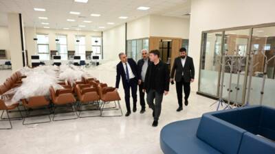Belediye Başkanı Dr. Evren Dinçer, yapımı tamamlanan yeni Belediye Hizmet