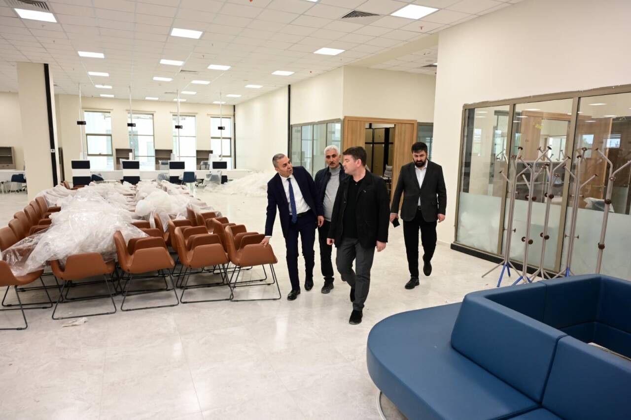 Belediye Başkanı Dr. Evren Dinçer, yapımı tamamlanan yeni Belediye Hizmet