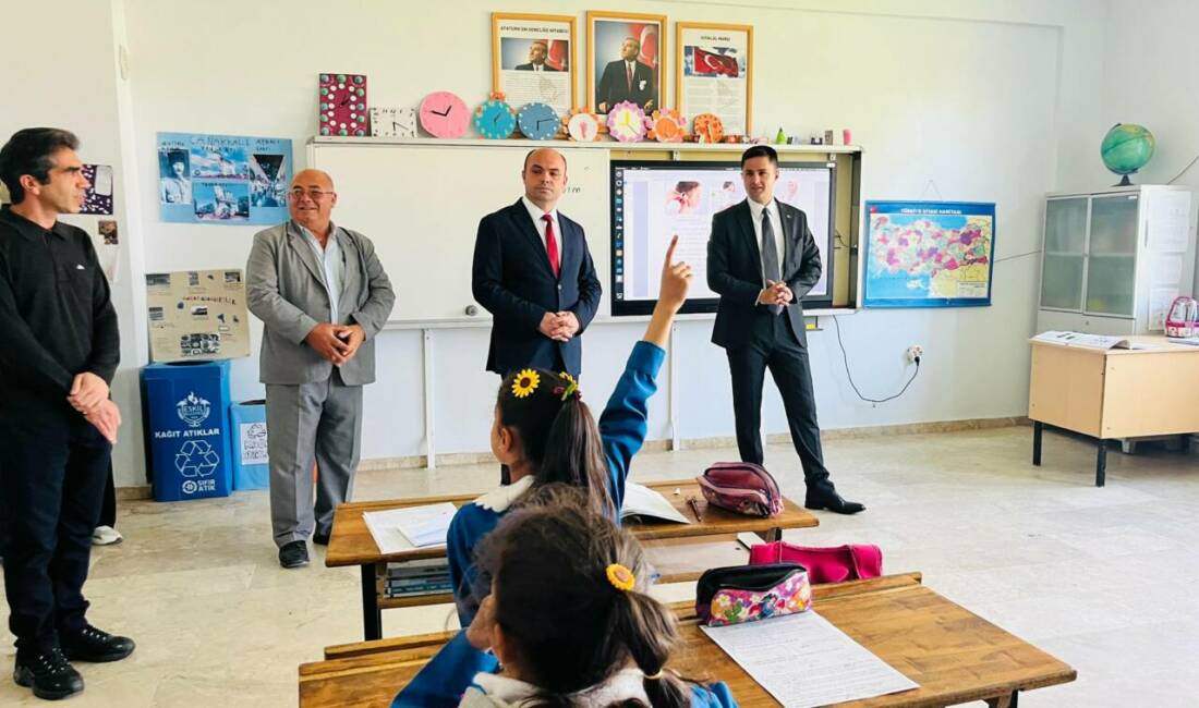 Cumhuriyet Mahallesi merkezli program kapsamında Eskil Kaymakamı Taha Soydaş, ilgili