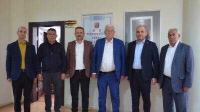 Aksaray Esnaf Odaları Birliği’nde düzenlenen bayramlaşma programında oda başkanları bir