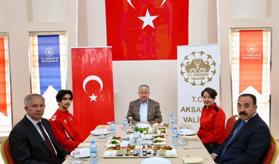 Vali Duru; Aksaray sporcu fabrikasına dönüştü Aksaray’da 21 branşta başarı elde eden 128 sporcu, Vali Murat