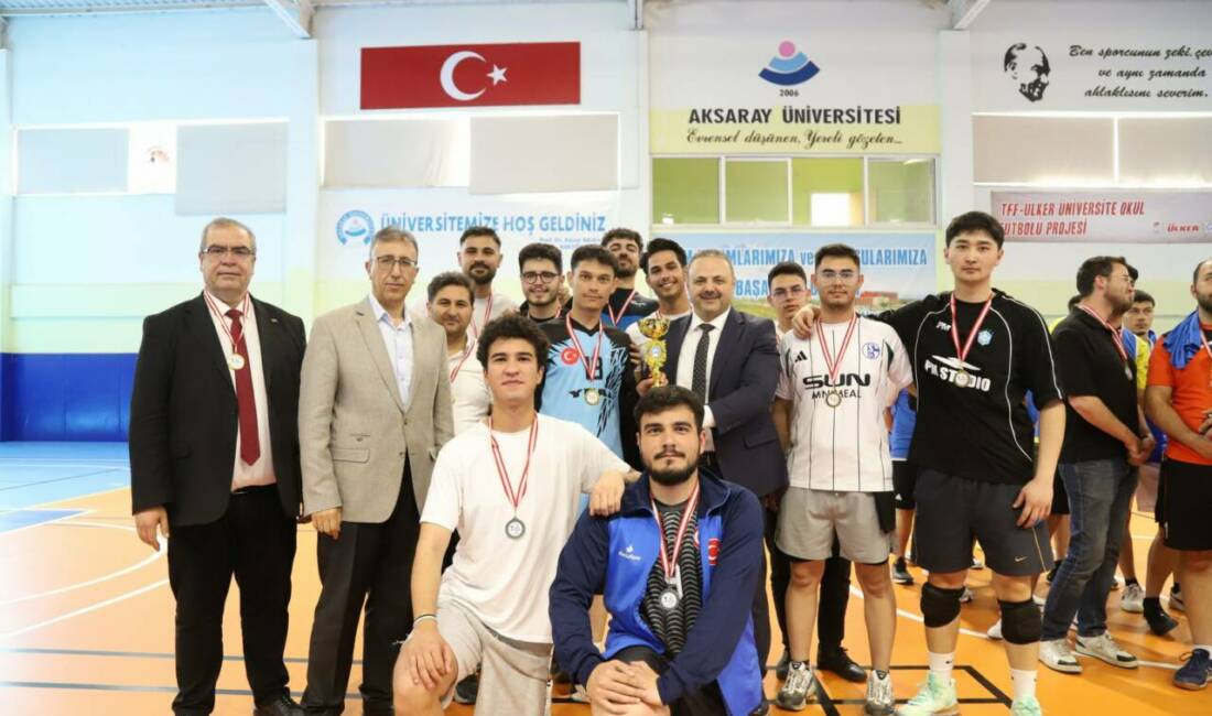 ASÜ Spor Şenliklerinde voleybol şampiyonu Mühendislik Fakültesi oldu Aksaray Üniversitesinin 20. kuruluş yılı etkinlikleri kapsamında düzenlenen Spor Şenliklerinde