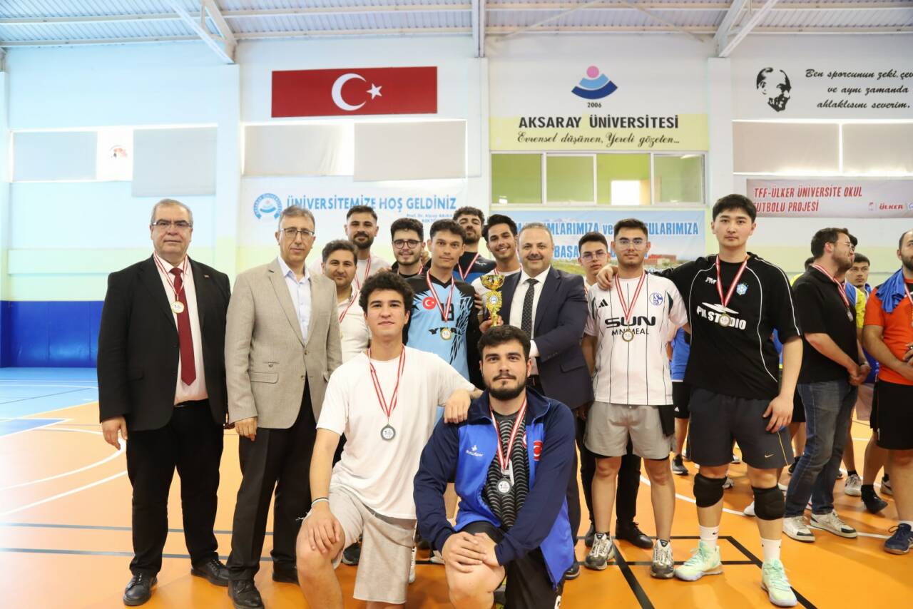 Aksaray Üniversitesinin 20. kuruluş yılı etkinlikleri kapsamında düzenlenen Spor Şenliklerinde