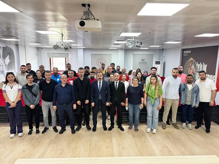 Aksaray Gençlik ve Spor İl Müdürlüğü’nde düzenlenen toplantıda 19 Mayıs