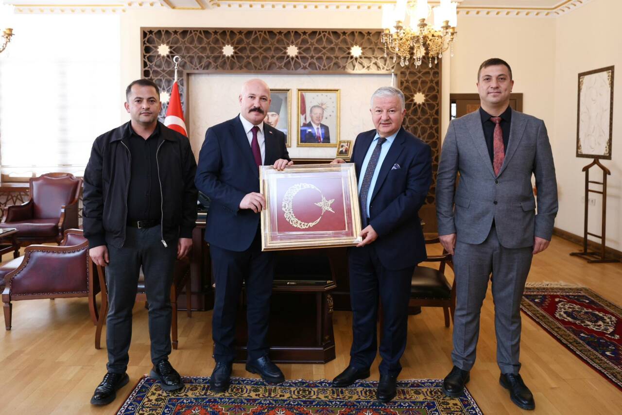 Güvenlik-İş Sendikası Başkanı Ömer Çağrıcı, Murat Duru’yu makamında ziyaret etti.