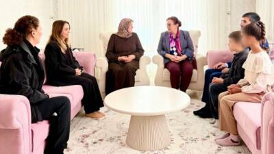 Milli Aile Haftası kapsamında Aksaray’da koruyucu aileler ziyaret edilerek çocukların