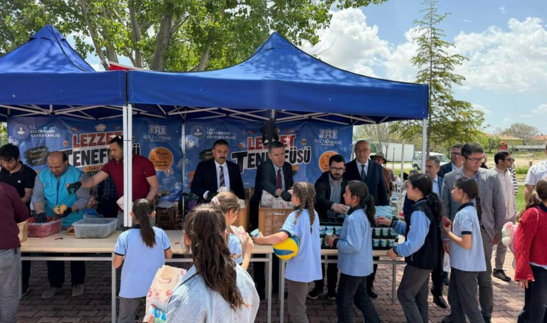 Sultanhanı Kaymakamı Bilal Göksun ve Belediye Başkanı Fahri Solak, kurum