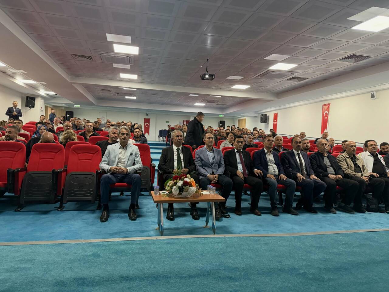 Aksaray’da okul yöneticilerine yönelik başlatılan programda, liderlik ve eğitim yönetimi