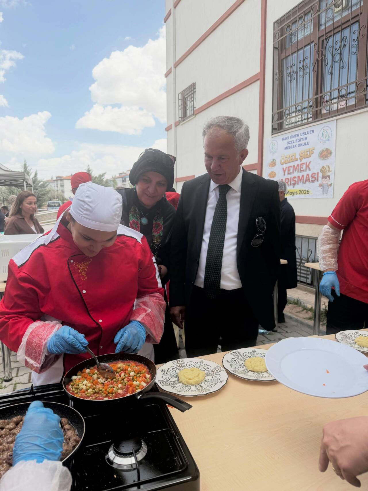 Aksaray’da Engelliler Haftası kapsamında düzenlenen “Özel Şef Yemek Yarışması”nda özel