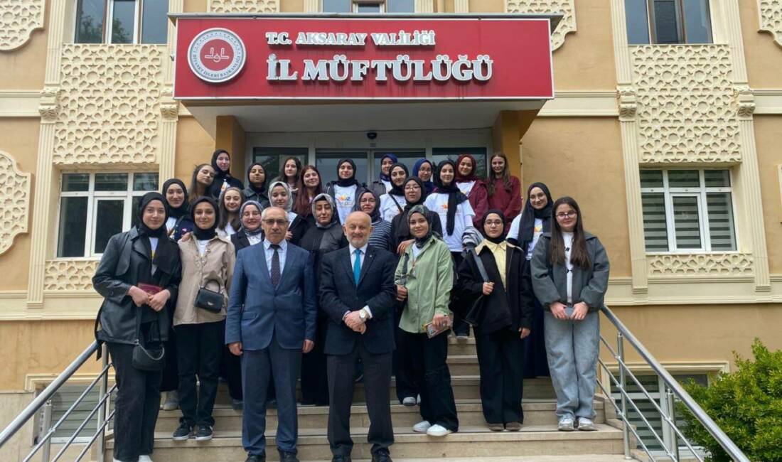 Aksaray’da anlamlı buluşma: Misafir öğrenciler müftülüğü ziyaret etti Aksaray İl Müftüsü Veysel Işıldar, Öğrenci Değişim Programı kapsamında kente