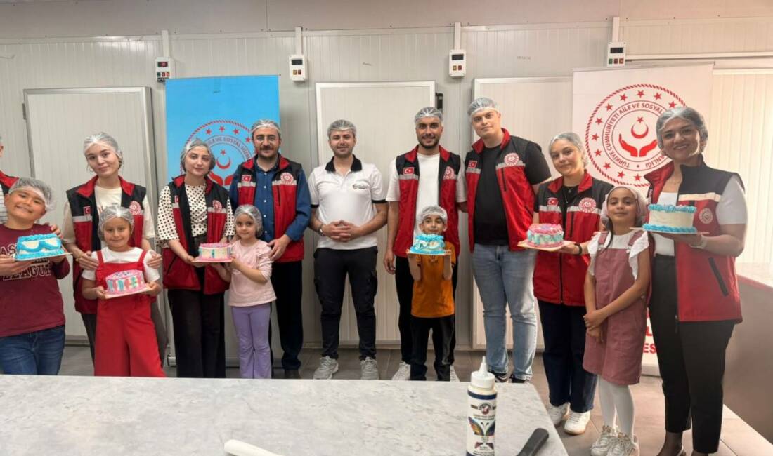 Aksaray Aile ve Sosyal Hizmetler İl Müdürlüğü koordinesinde gerçekleştirilen pasta