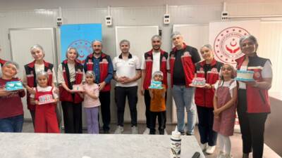 Aksaray Aile ve Sosyal Hizmetler İl Müdürlüğü koordinesinde gerçekleştirilen pasta