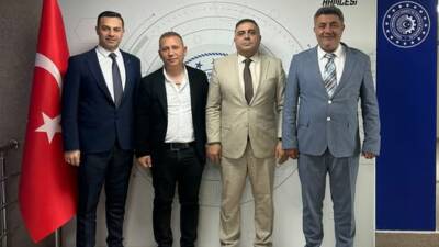 Aksaray Şoförler Odası Başkanı Selim İnç, beraberindeki heyet ile birlikte