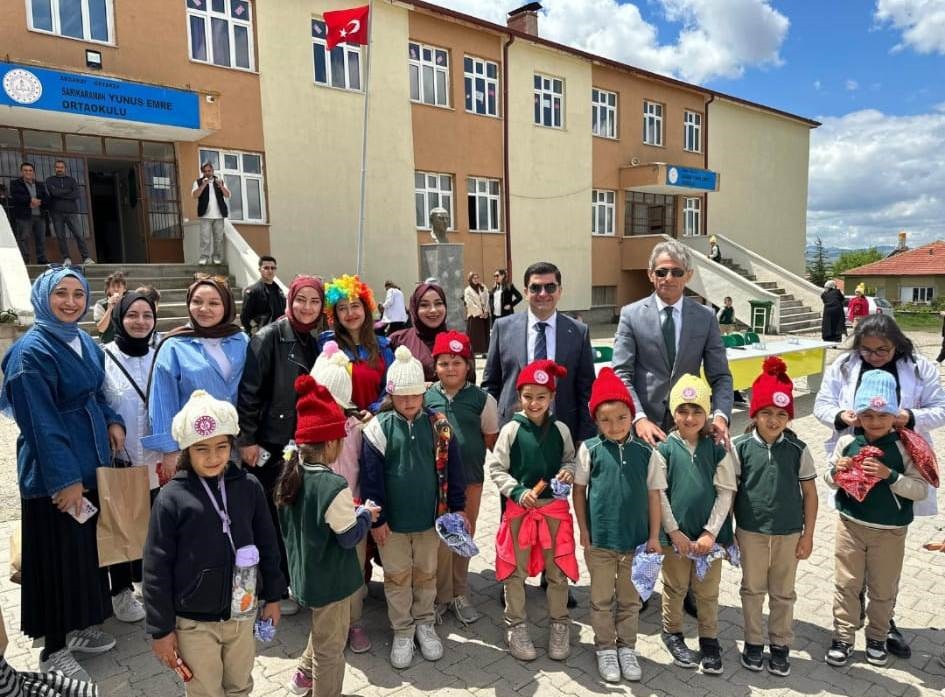 Ortaköy Kaymakamı Ahmet Karatepe, kurum amirleriyle birlikte Sarıkaraman Köyü’nde düzenlenen