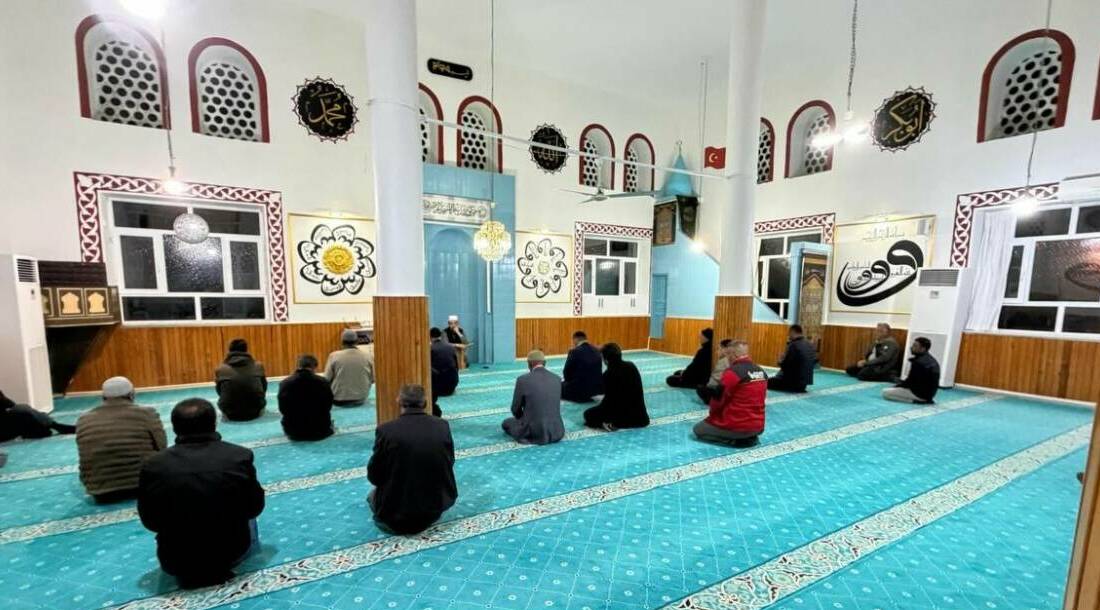 Sultanhanı’na bağlı Yeşiltömek köyünde düzenlenen programda hem Cuma gecesi ihya