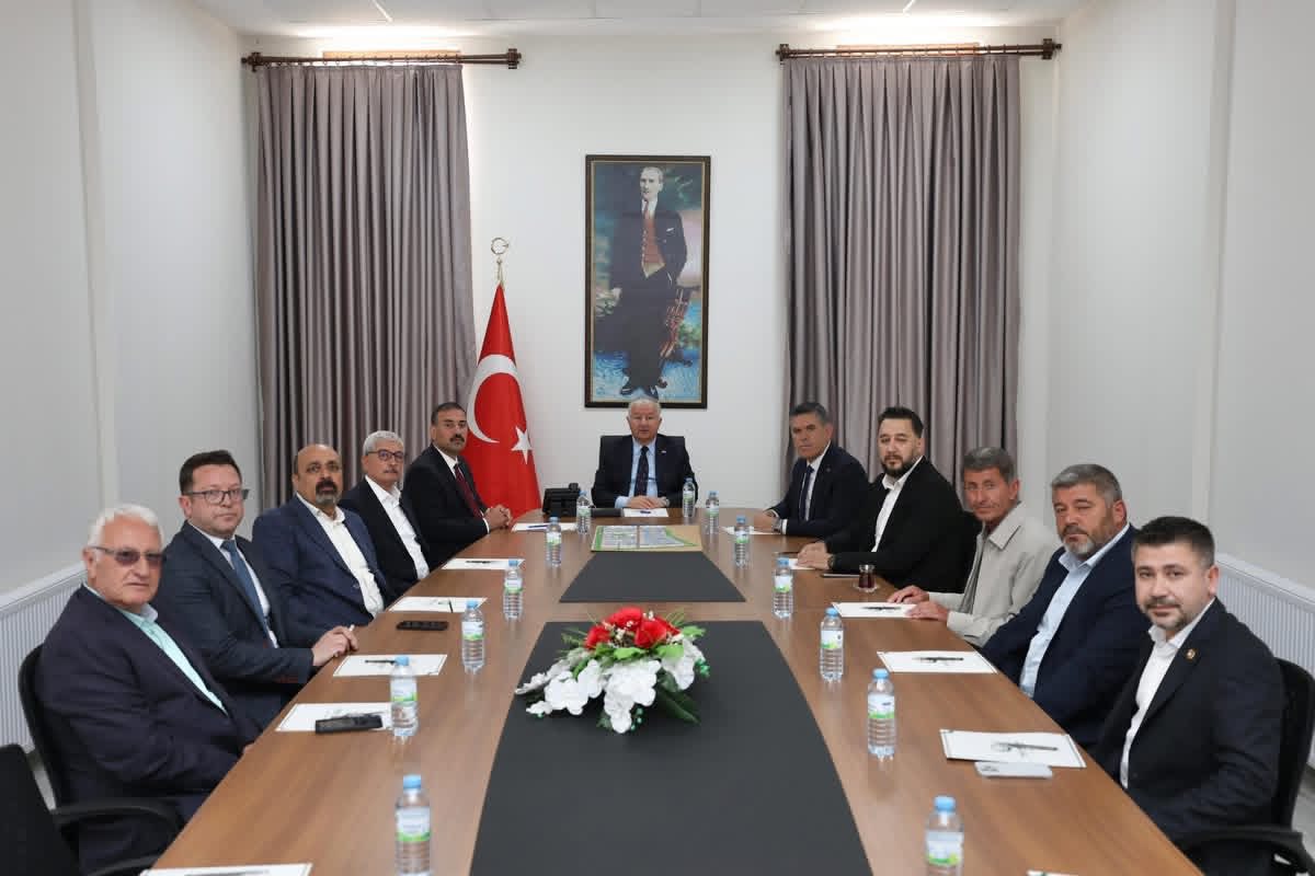 Aksaray Valisi Murat Duru başkanlığında düzenlenen toplantıda Sultanhanı OSB’nin yatırım