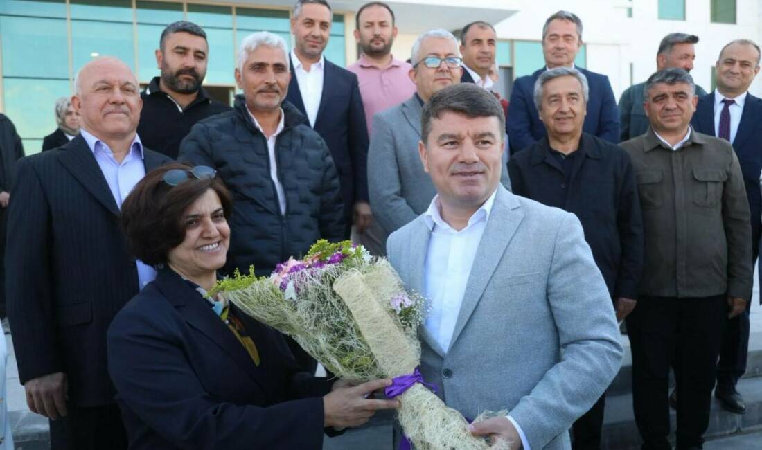 Aksaray Belediyesi tarafından yapımı tamamlanan yeni belediye hizmet binası, düzenlenen