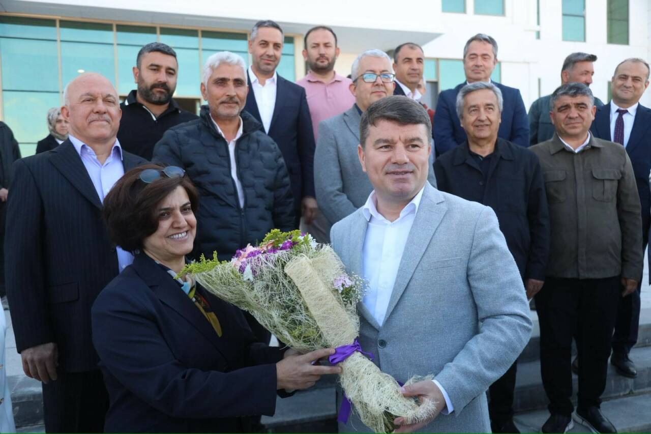 Aksaray Belediyesi tarafından yapımı tamamlanan yeni belediye hizmet binası, düzenlenen
