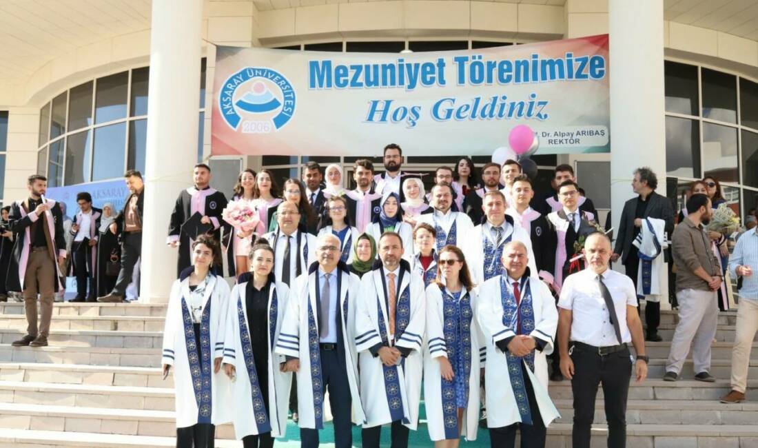 ASÜ Tıp Fakültesi dördüncü dönem mezunlarını uğurladı Aksaray Üniversitesi (ASÜ) Tıp Fakültesi dördüncü dönem mezunları düzenlenen törenle