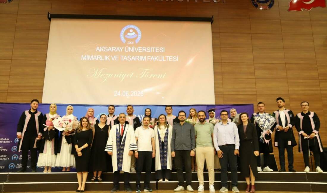 ASÜ Mimarlık ve Tasarım Fakültesi, düzenlenen mezuniyet töreniyle yeni mezunlarını