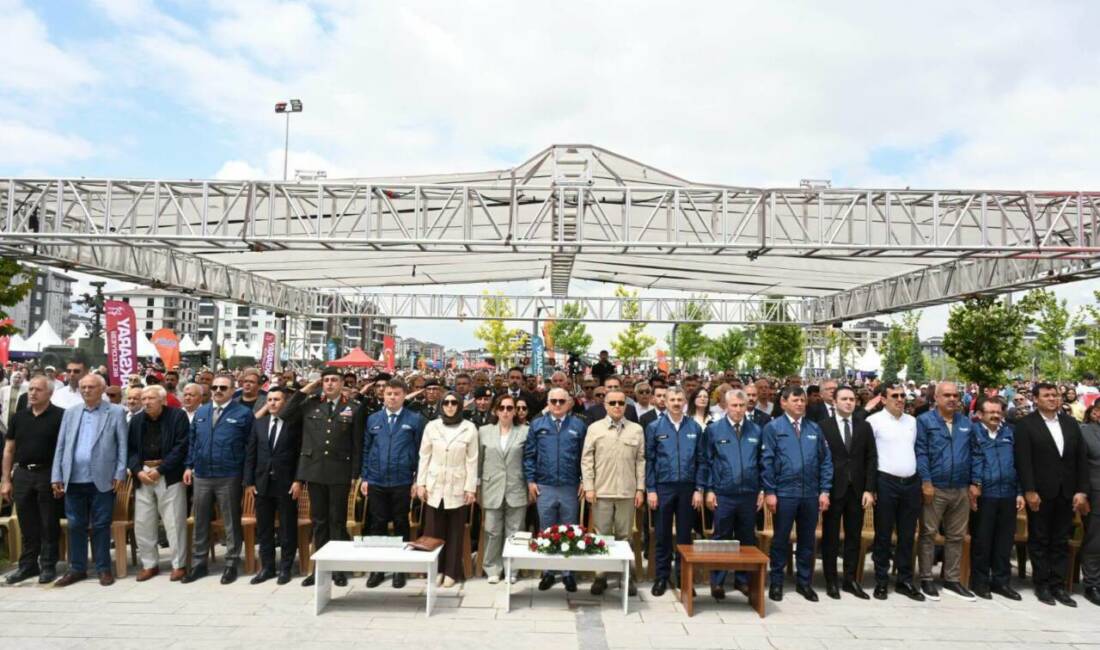 Aksaray Belediyesi tarafından düzenlenen Aksaray Bilim Festivali, üç gün boyunca