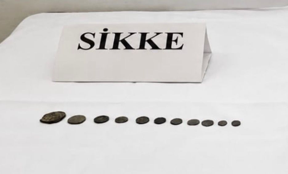 Kırşehir'de düzenlenen tarihi eser operasyonunda 11 sikke ve obje ele