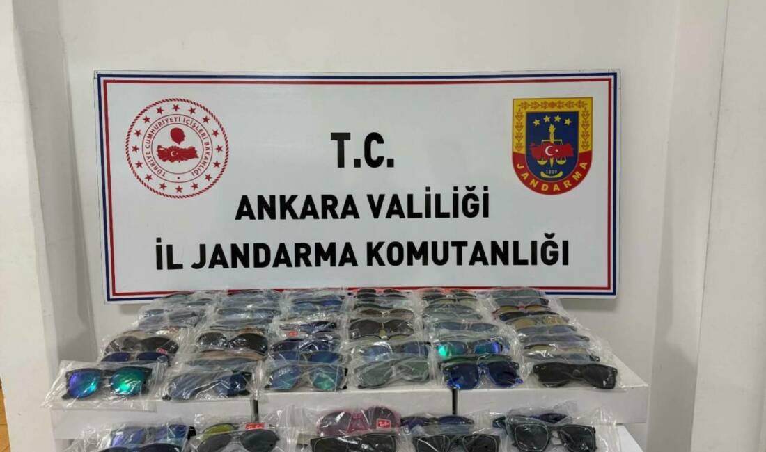 Başkentte jandarma ekiplerince düzenlenen kaçakçılık operasyonlarında 3 kişi gözaltına alındı.