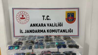 Başkentte jandarma ekiplerince düzenlenen kaçakçılık operasyonlarında 3 kişi gözaltına alındı.