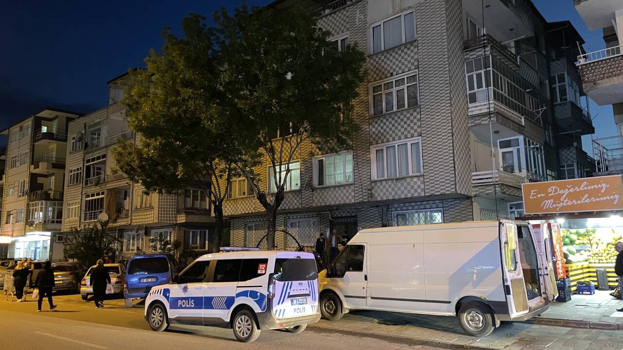 Kayseri'de bir apartmanın 2. katındaki balkondan düşen kadın yaralandı.