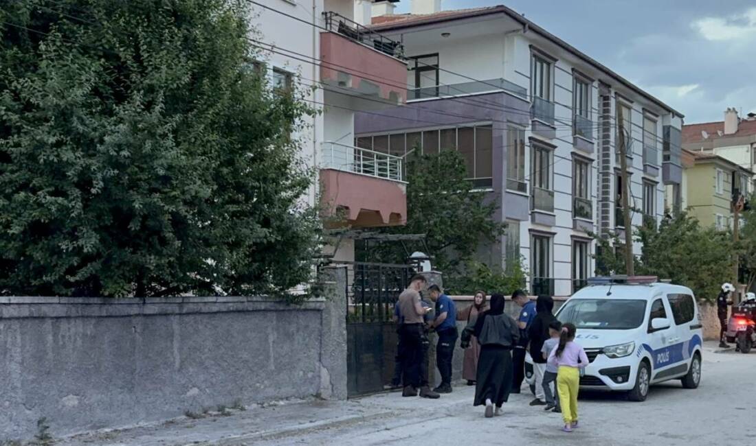 Bir kişi boşanma aşamasındaki eşini bıçakla yaraladı Konya'nın Selçuklu ilçesinde eşi tarafından bıçakla ağır yaralanan kadın tedavi