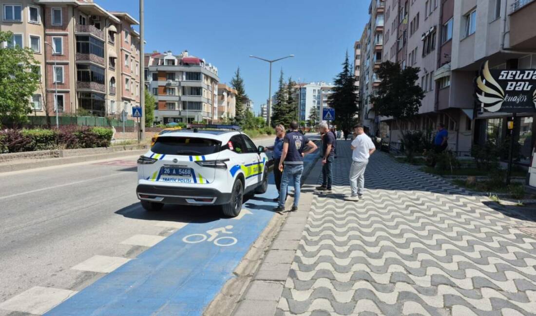 Otomobilin çarptığı kişi ağır yaralandı Eskişehir’in Odunpazarı ilçesinde otomobilin çarptığı kişi ağır yaralandı.