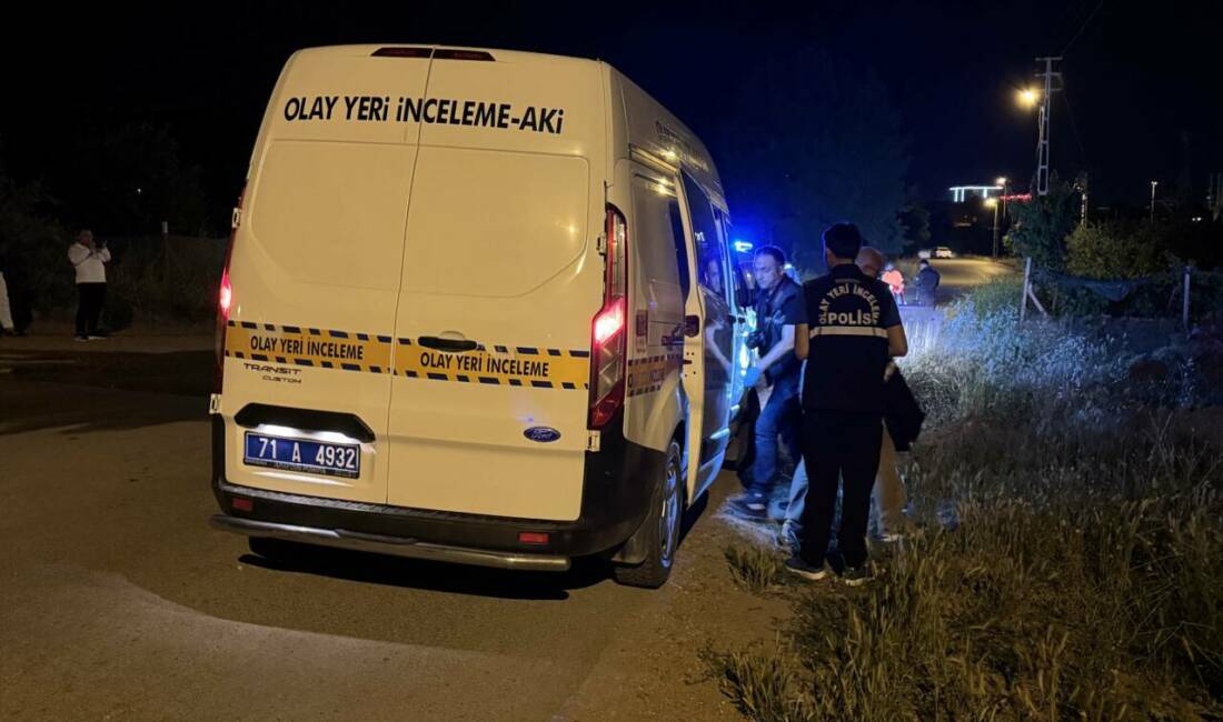Çıkan bıçaklı kavgada 2 kişi yaralandı Kırıkkale'nin Yahşihan ilçesinde çıkan bıçaklı kavgada yaralanan 2 kişi hastanede