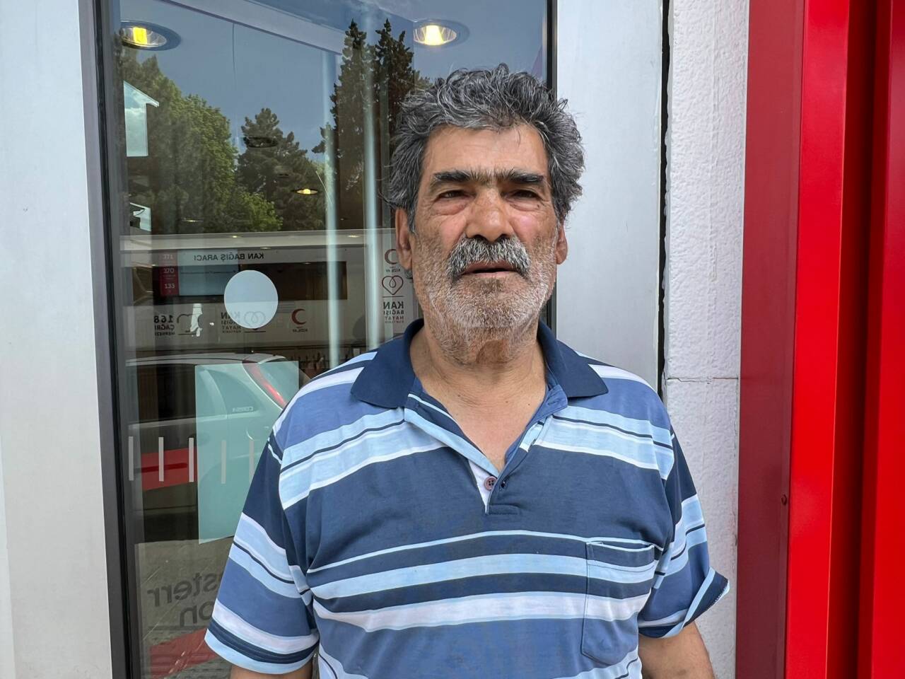 Nevşehir banka görevlisi, 70 yaşındaki kişinin parasını dolandırıcılara vermesini engelledi.