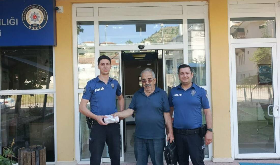 Alınan bilgiye göre, alışveriş yapmak için geldiği ilçede, içerisinde yaklaşık