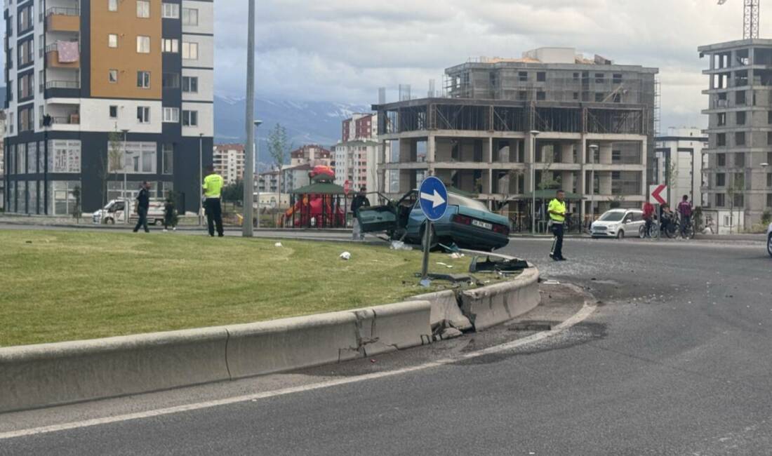 Kayseri'nin merkez Melikgazi ilçesinde meydana gelen trafik kazasında yaralanan 4