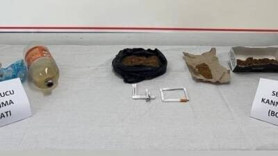 Kırşehir'de jandarma ekiplerince düzenlenen uyuşturucu operasyonunda 2 şüpheli gözaltına alındı.