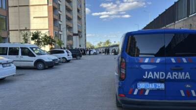 Nevşehir'de bir apartmanın 5. katındaki pencereden düşen çocuk hayatını kaybetti.