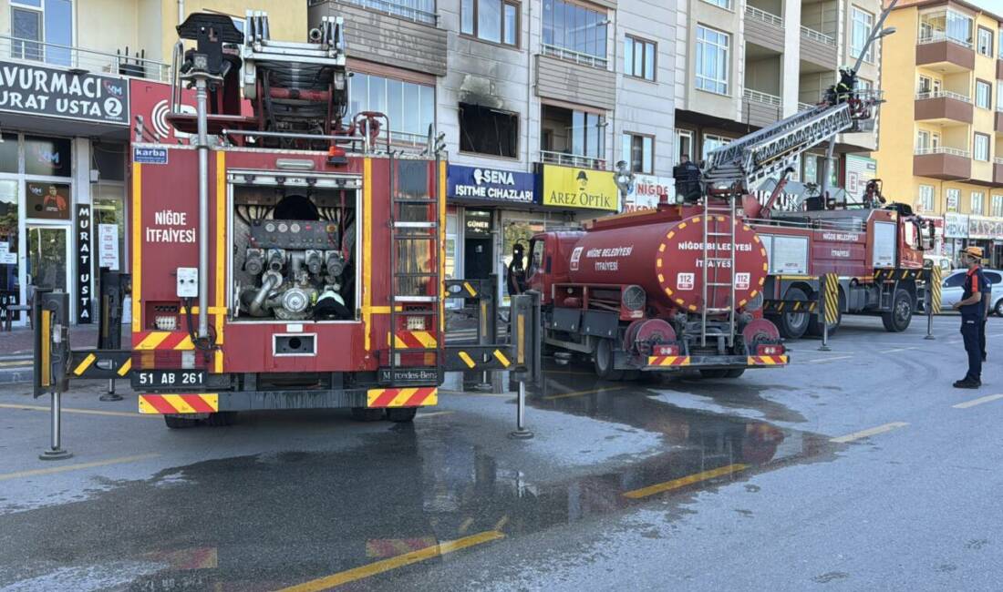 Bir evde çıkan yangın hasara neden oldu Niğde'de bir apartman dairesinde çıkan yangında hasar oluştu.