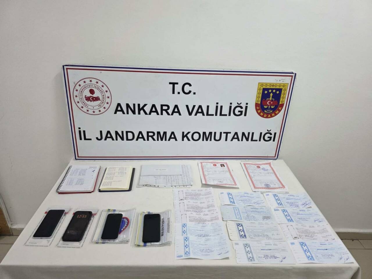 Başkentte jandarma ekiplerince düzenlenen tefecilik operasyonunda 5 şüpheli gözaltına alındı.