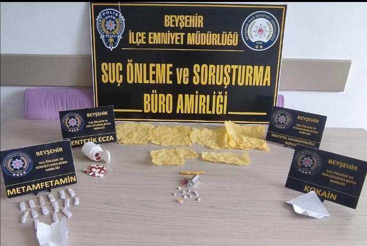 Uyuşturucu operasyonunda 3 şüpheli yakalandı Konya'nın Beyşehir İlçesinde düzenlenen uyuşturucu operasyonunda 3 şüpheli yakalandı.