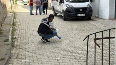 Eskişehir’in Odunpazarı ilçesinde husumetli kişiler arasında çıkan tartışmada 1 kişi