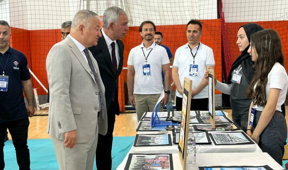 Aksaray’da TÜBİTAK 4006 Bilim Festivali başladı Aksaray'da TÜBİTAK 4006 Bilim Festivali düzenleniyor.