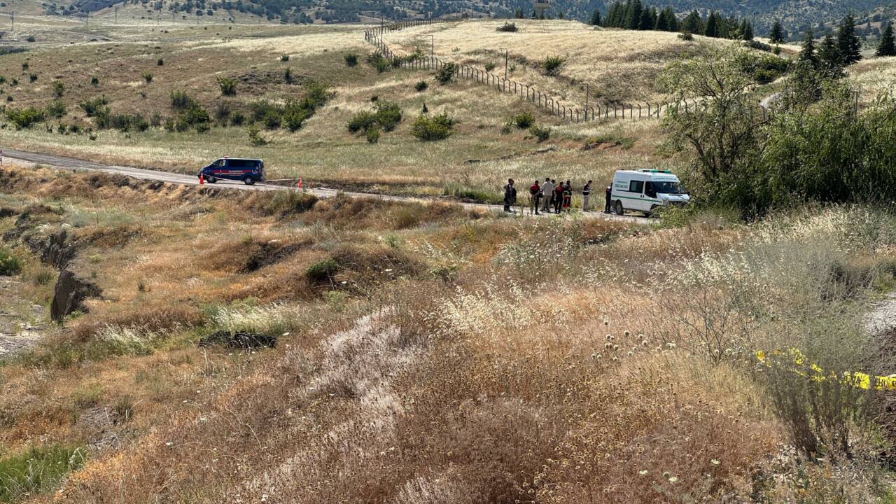 Kırıkkale'nin Yahşihan ilçesinde imha sahasında mühimmatın kazara patlaması sonucu 2