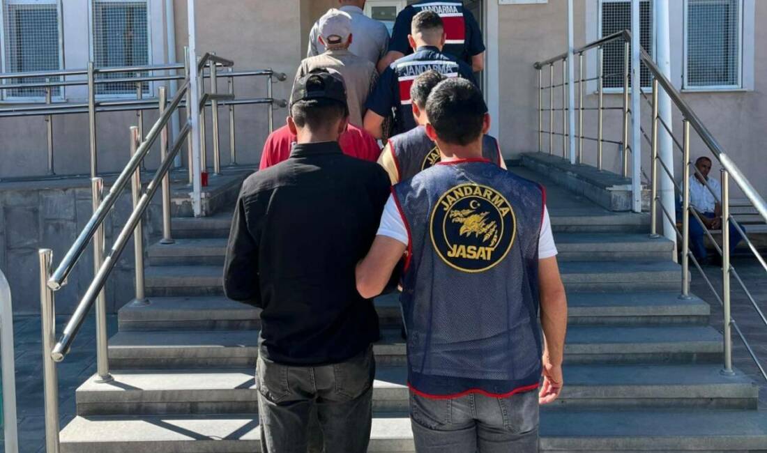 Niğde'de gübre hırsızlığı yapan 4 zanlı gözaltına alındı.
