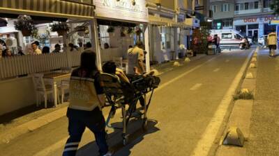 Eskişehir’in Tepebaşı ilçesinde tartışma yaşayan arkadaş grubunun birbirine alkol şişeleriyle